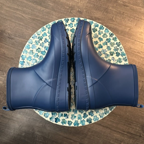 Michael Michael Kors Mac Rainbootie Size 8 - Picture 3 of 5